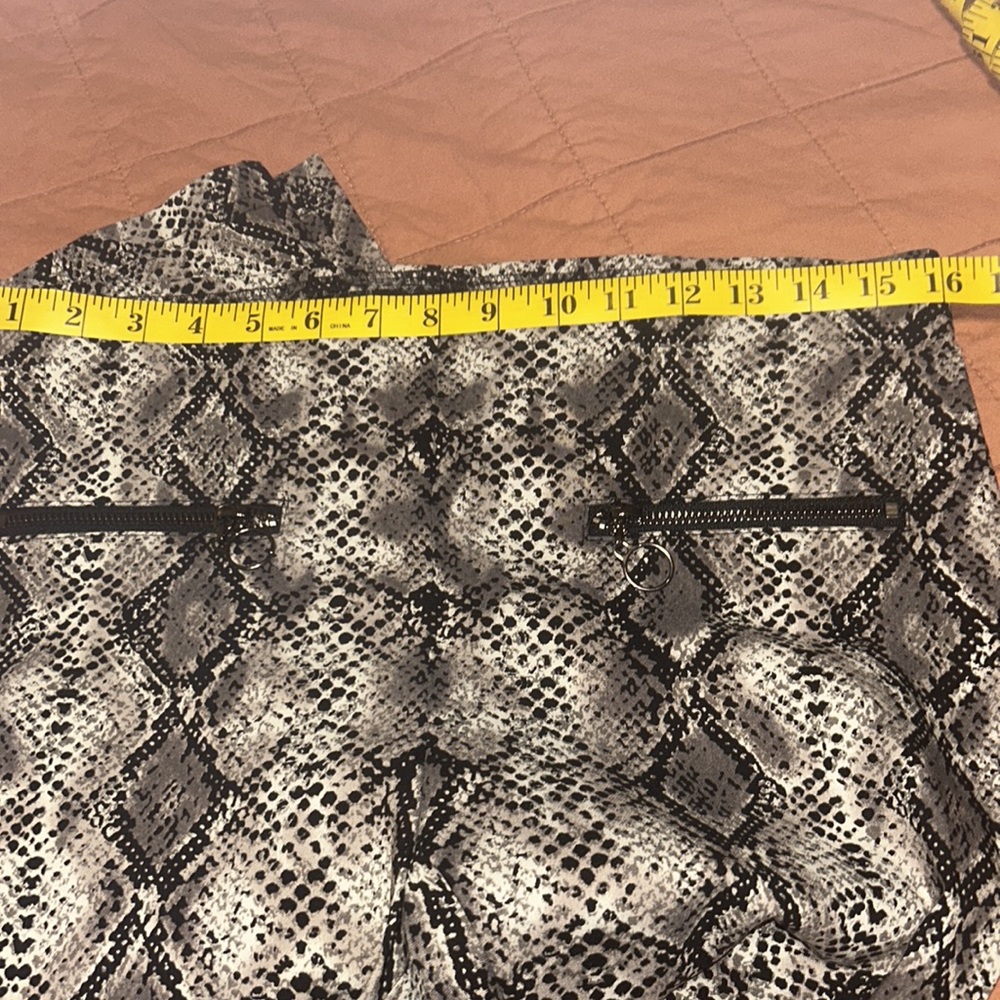 Joseph Ribkoff pants - Picture 3 of 6